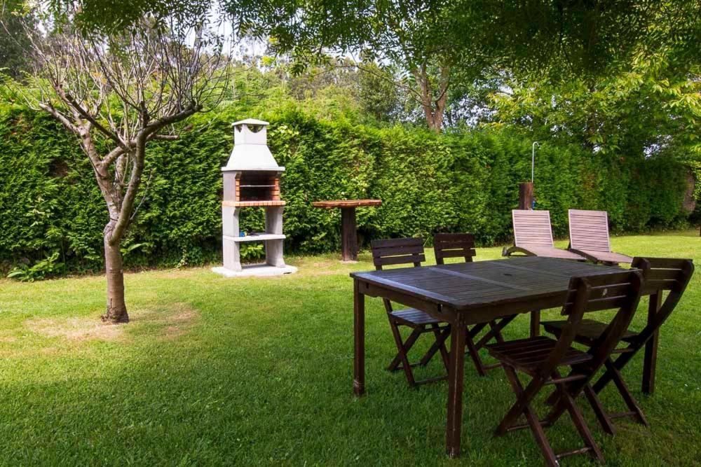Apartamentos El Cueto Oviñana Esterno foto