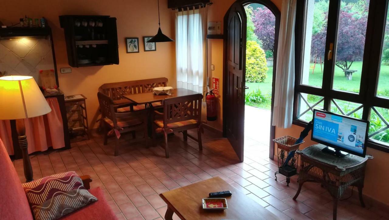 Apartamentos El Cueto Oviñana Esterno foto